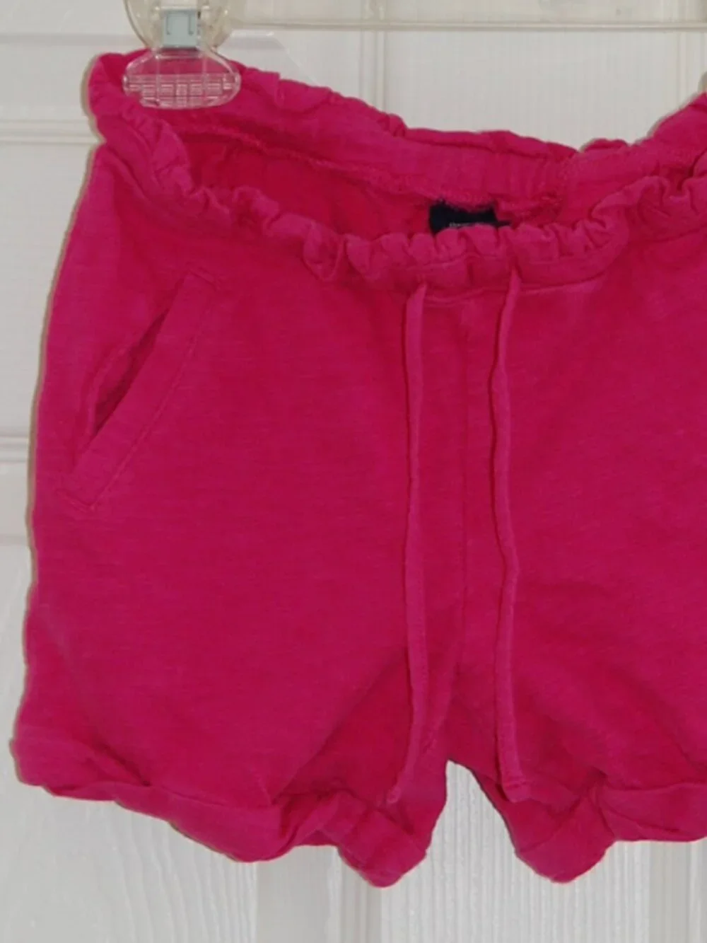 GAP Girls Size S (Age 6-7), Dark Fuchsia Pink Cuffed Shorts with Pockets